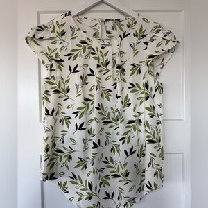 TASAMO Pleated Floral Print Blouse